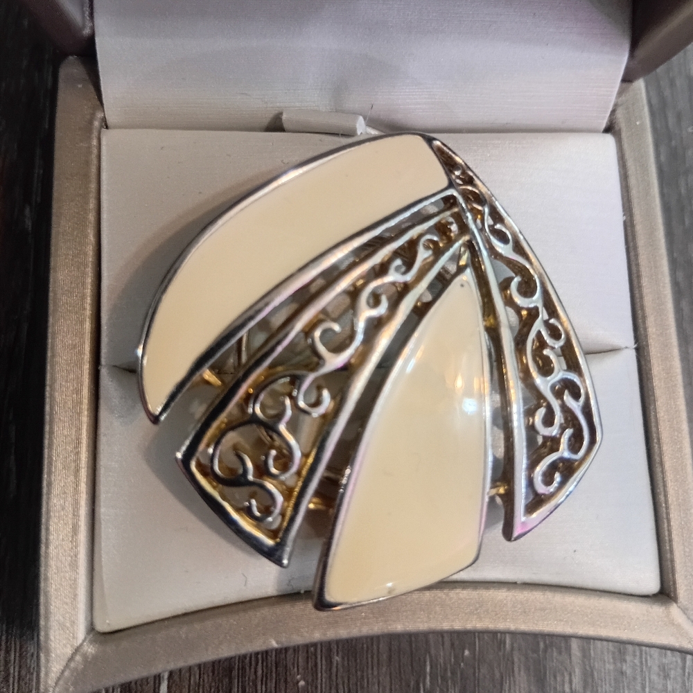 Elegant Cream and Silver Brooch